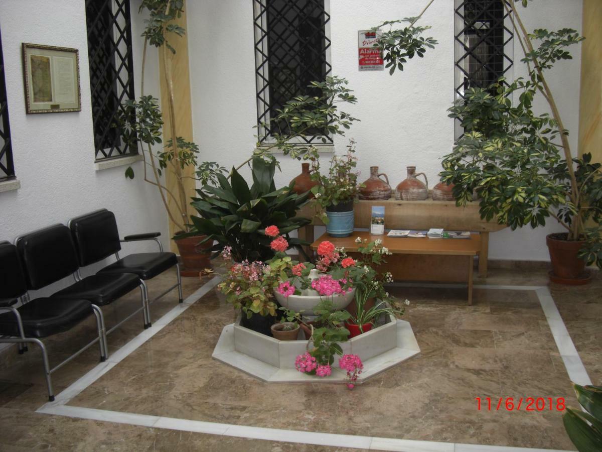 Chez Rose Et Patrick Apartamento Policar Exterior foto